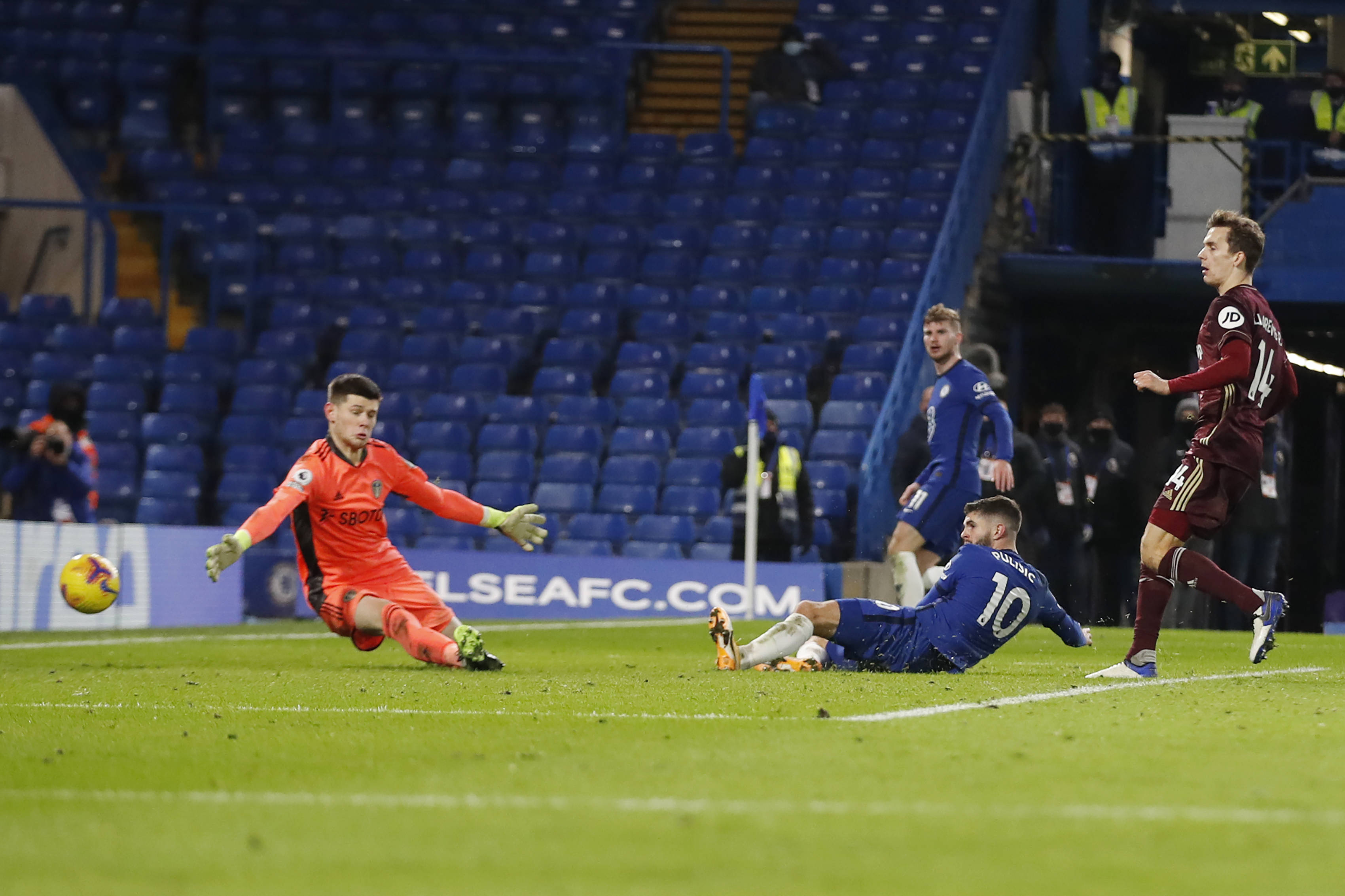 使球员在激 使球员在激